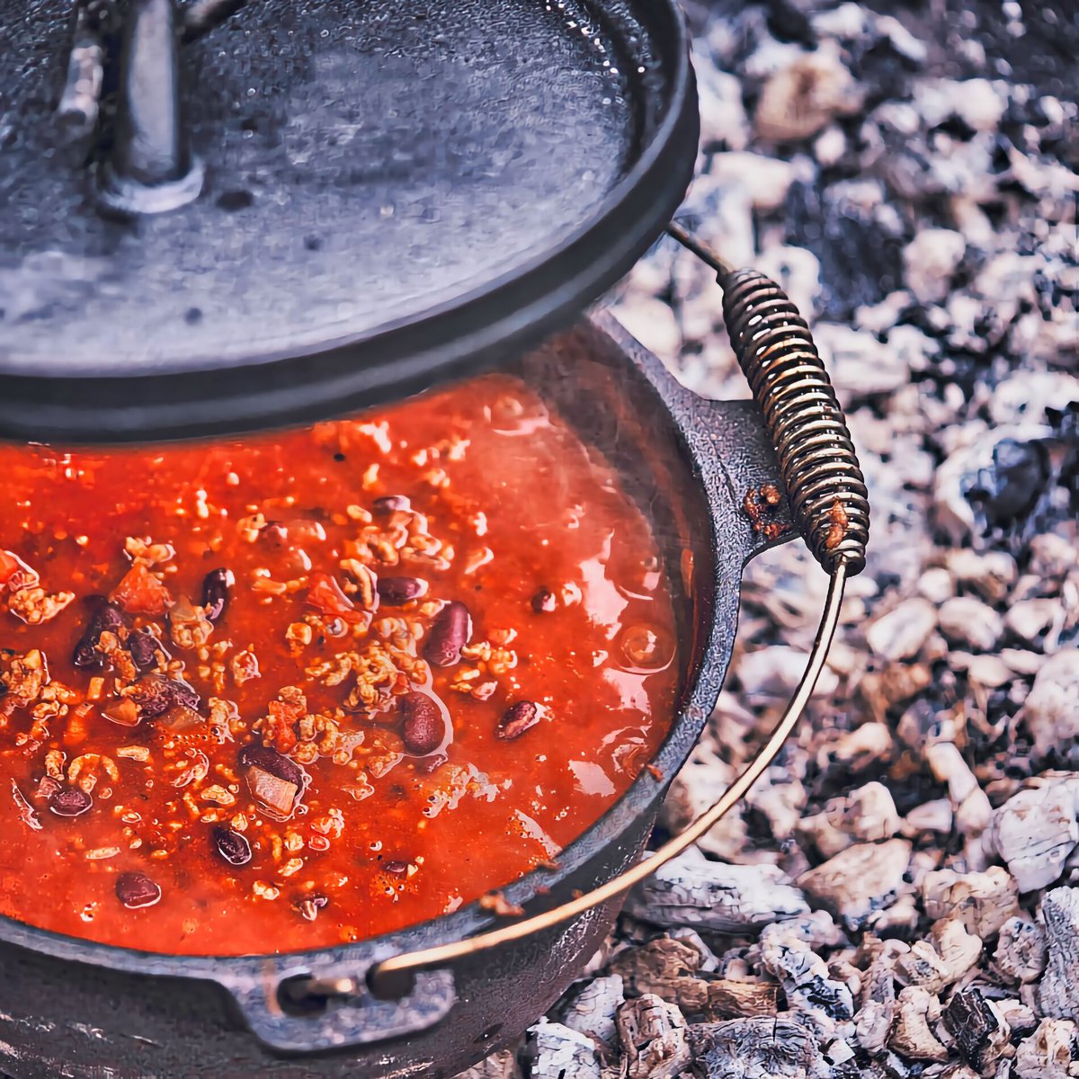 Campfire Ranchero Beef Chili With Cornbread Recipe