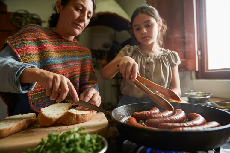 Argentinian Choripan Recipe - Cooking